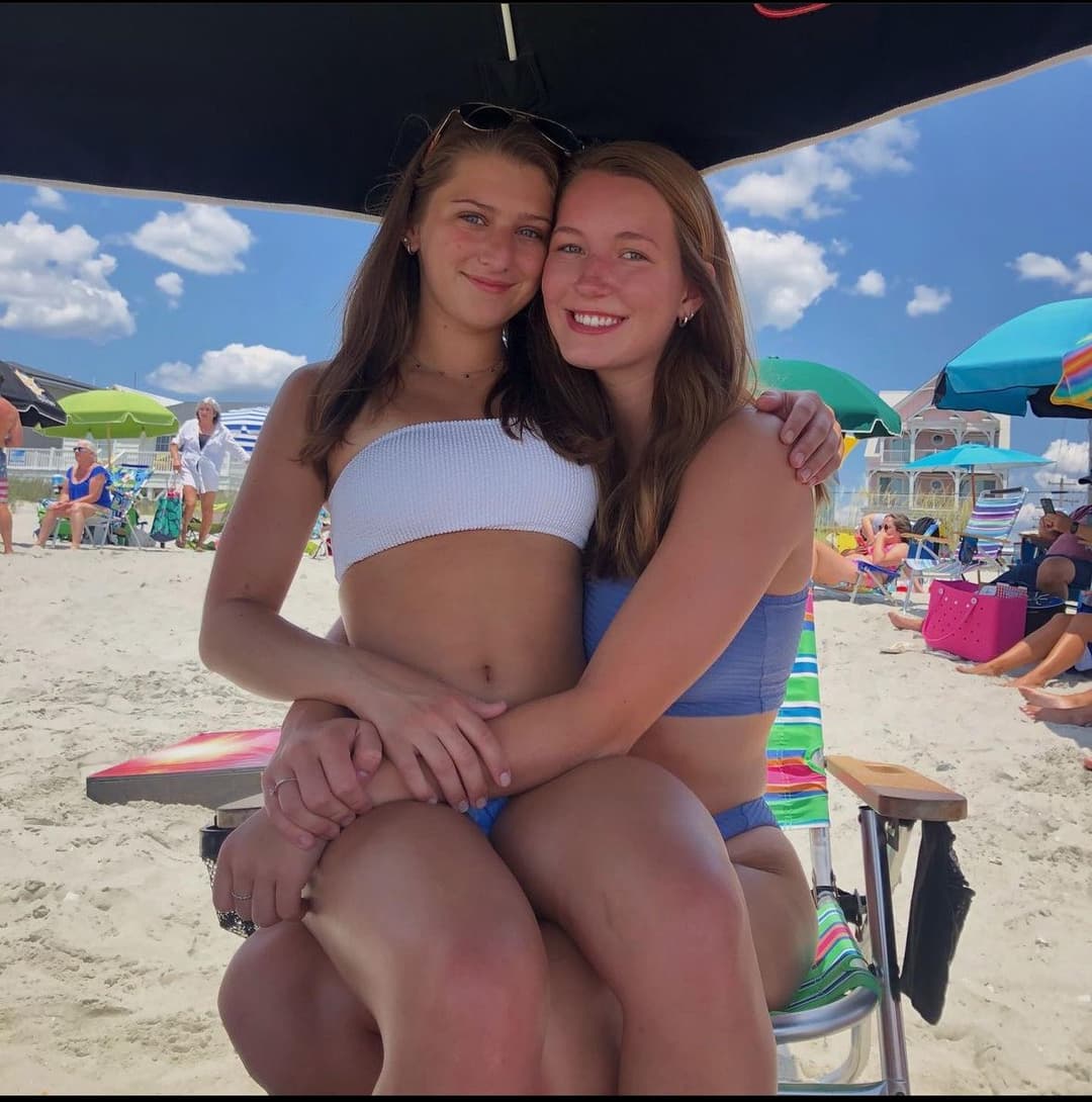 Petite brunette & thick brunette, who do you pick?