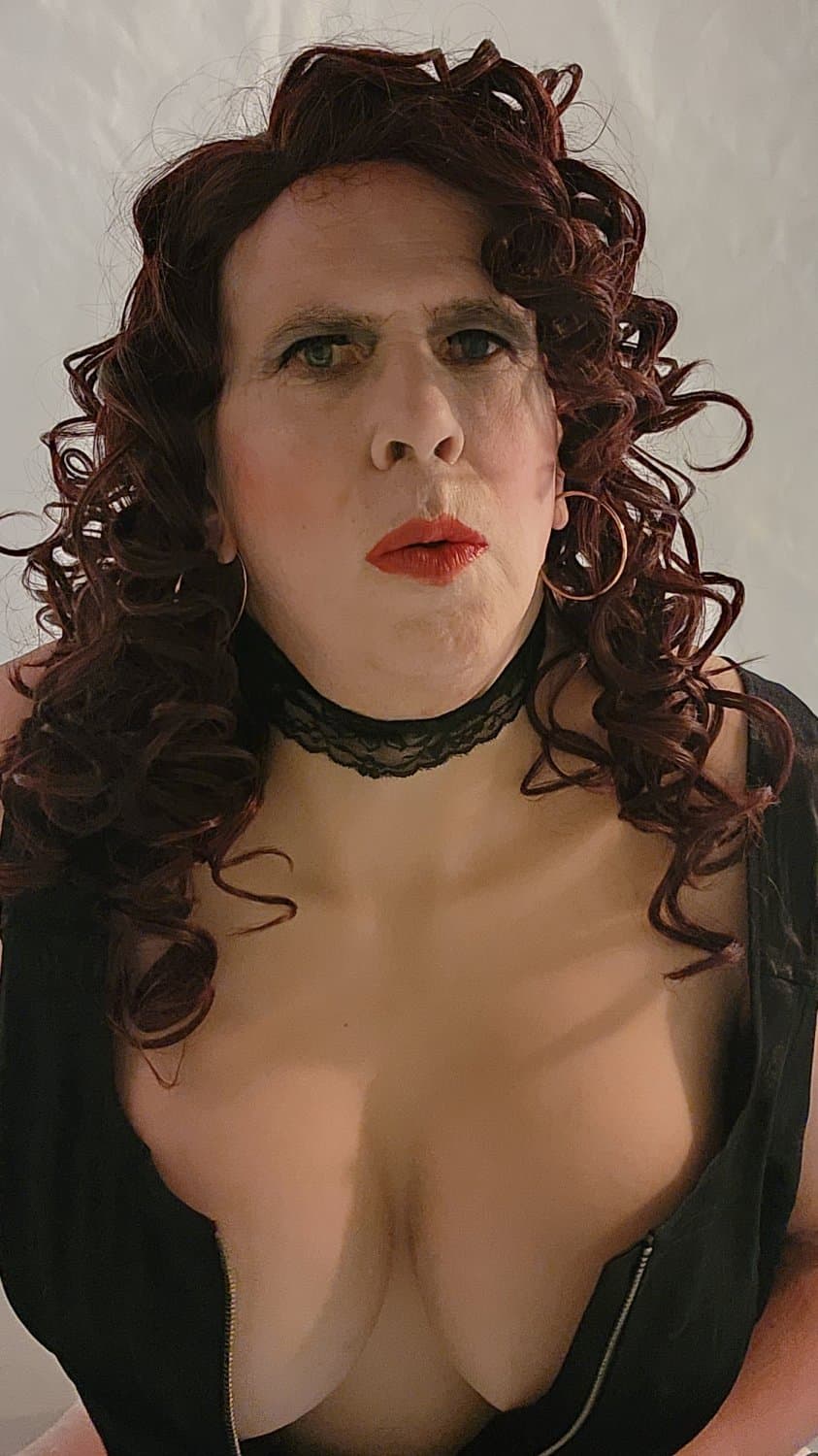 The theme is lipstick - and using my lips to please daddy