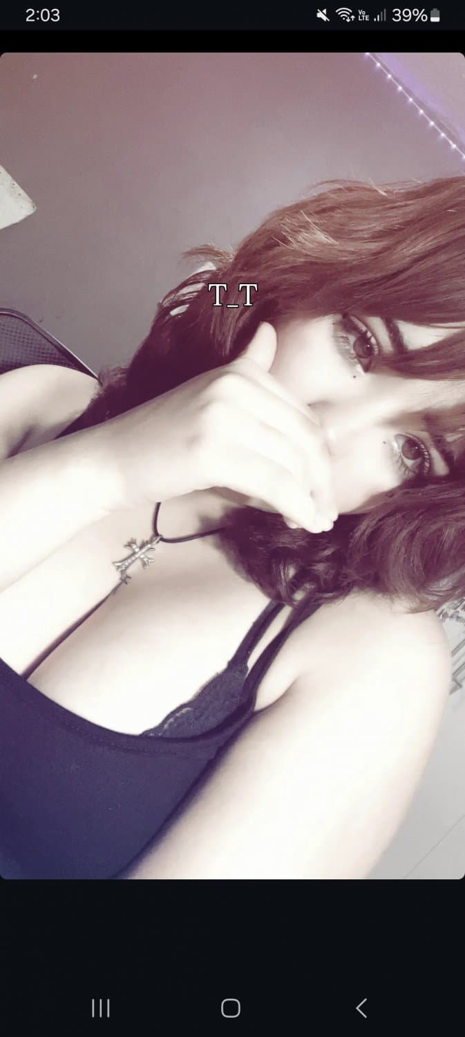 Click to view full size Elizabeth voca 7 bien puta arrastrada vaya tetas y muslos