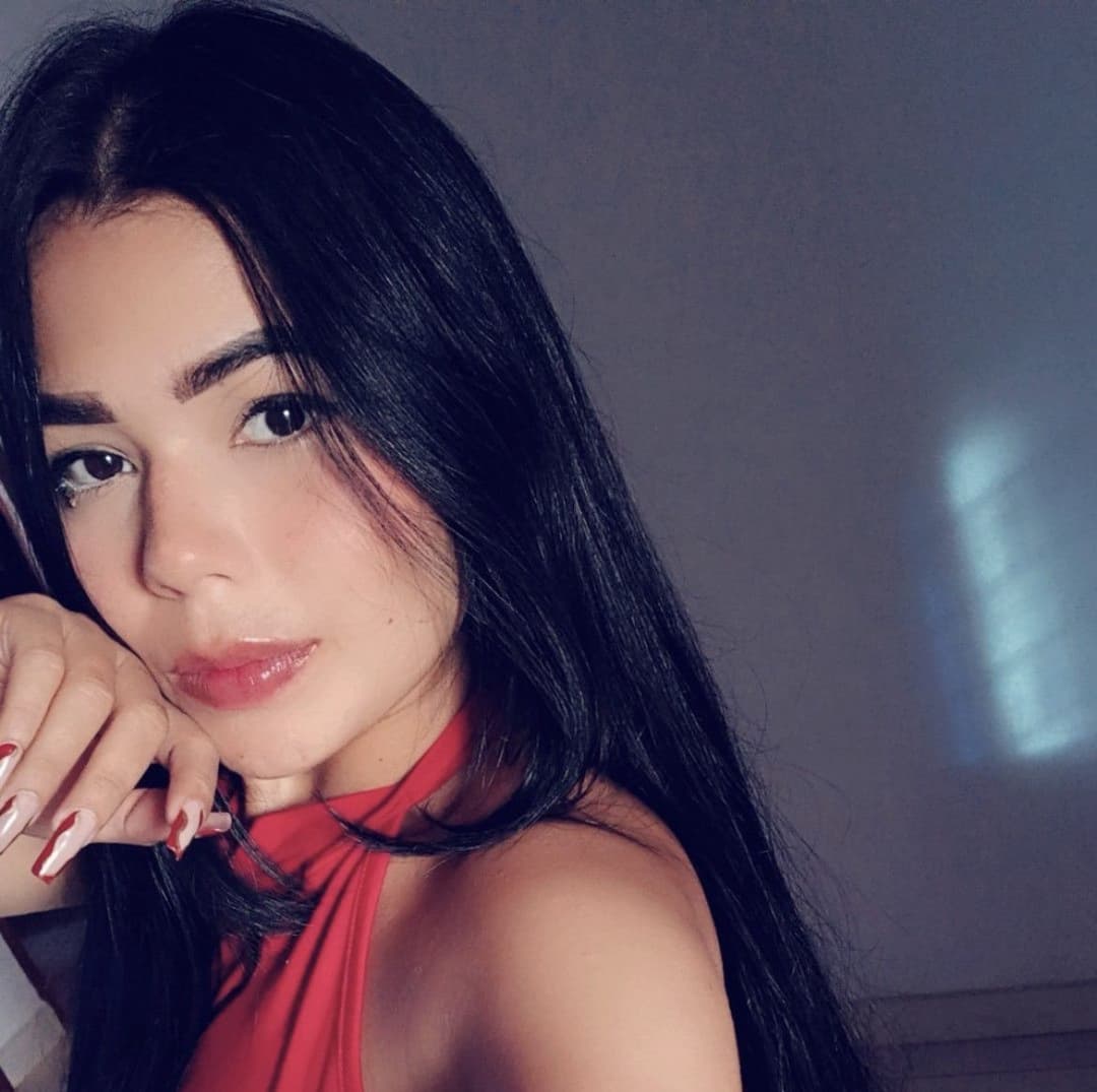 25 years old Colombian video call