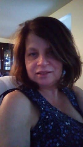 Chatham-Kent Ontario. Robin. Showing off the body for sharing. Three kids