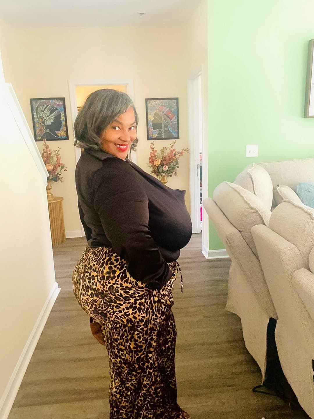 Click to view full size Mature Milf With Super Sized Titties I Want Her Bad Bad& I Would Not Pull Out