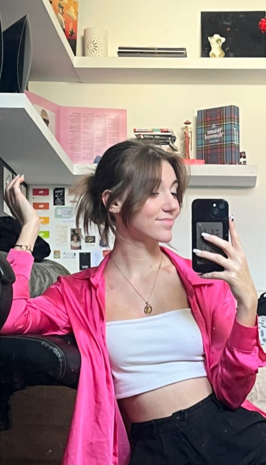 Comment what does my roomate deserve ?