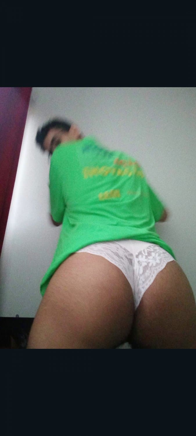 Novinho rabudo adora usar calcinha e crossdresser puto em casa e machao hetero na rua