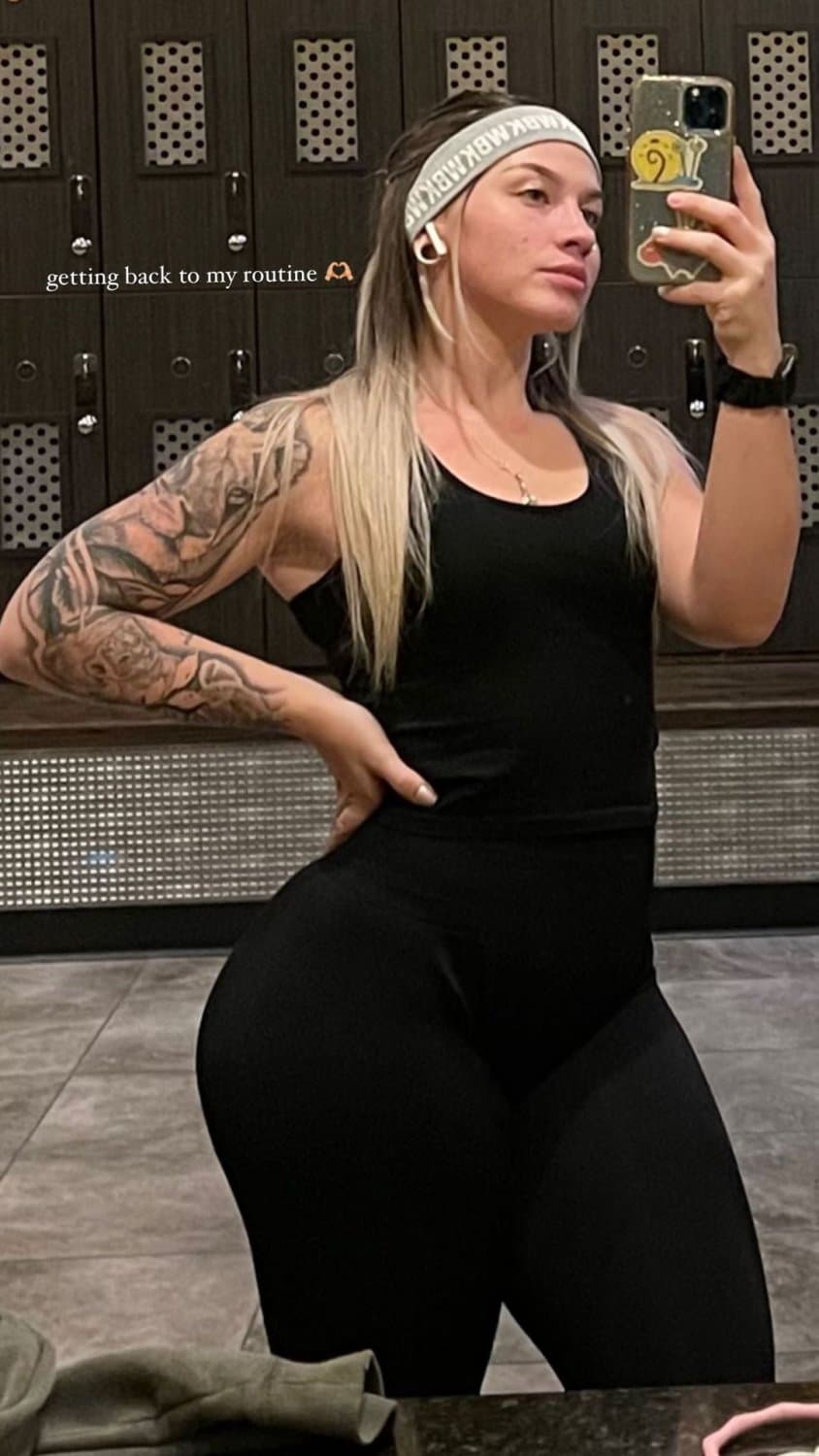 Click to view full size Fitness MILF Skylynn Marrie