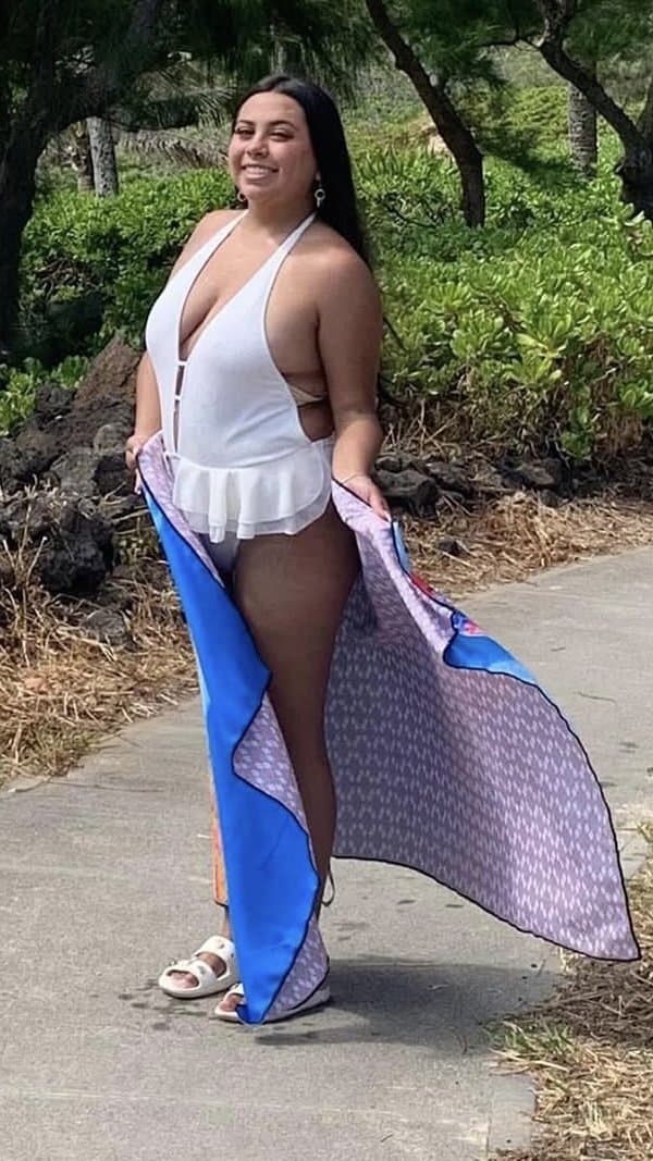 Sexy busty teen Gulianna Victoria Marquez is so sexy and busty and has perfect feet