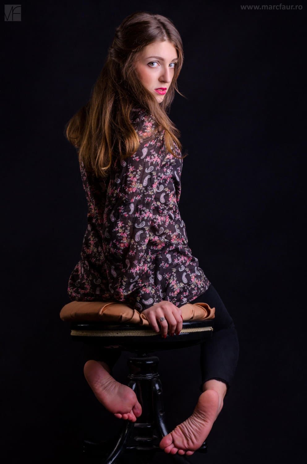 Amateur Feet Model AI Cum On Feet & Facial (AI Cum On Feet Template)