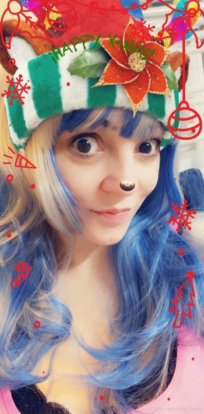 HUGE lactating tits on beautiful cammer model - Lily_lacto