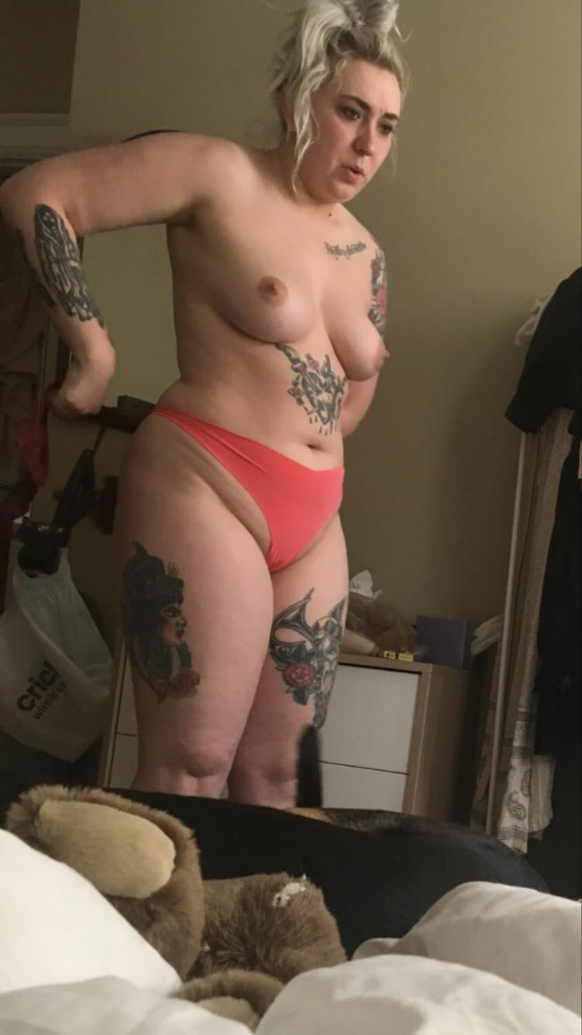 The Webslut Piper begs to be fucked.