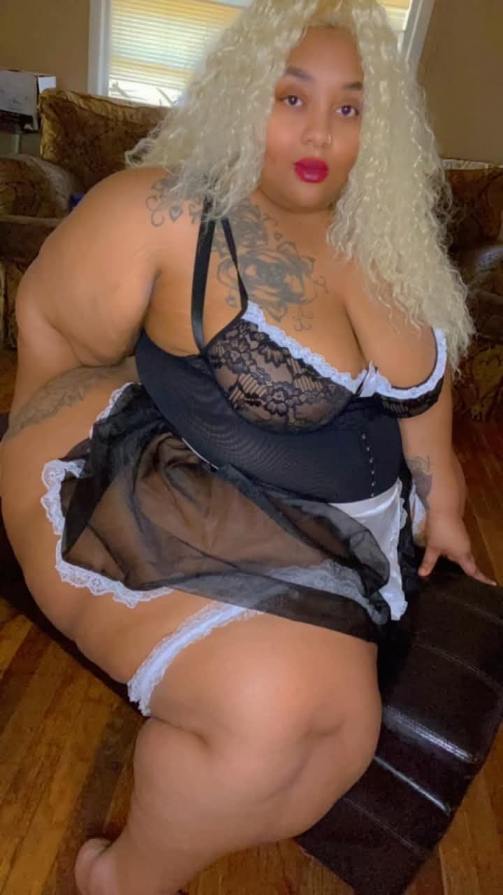 HUGE SSBBW SEXY ASS BOOTY