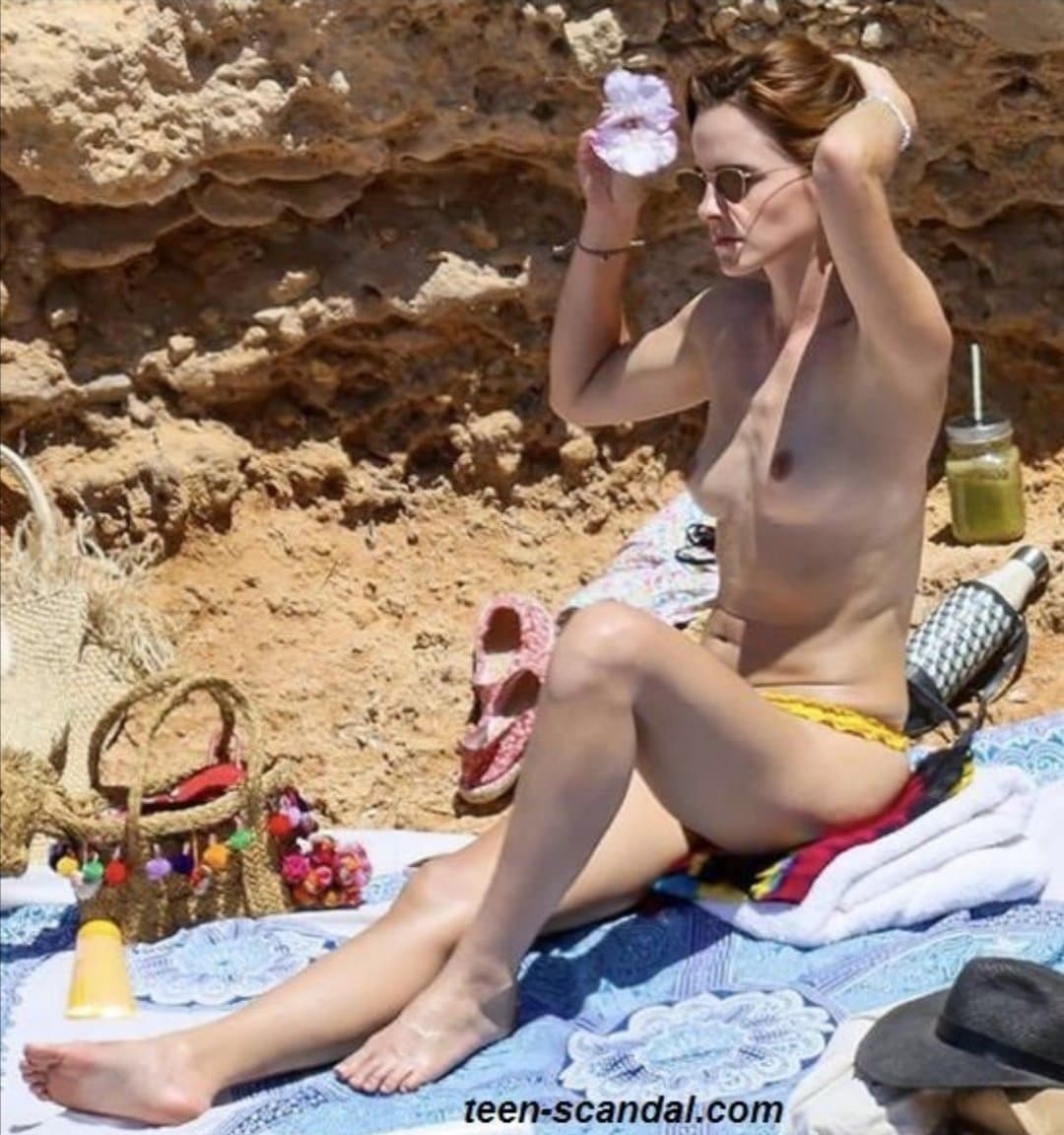 Emma Watson, Emma bikini/topless