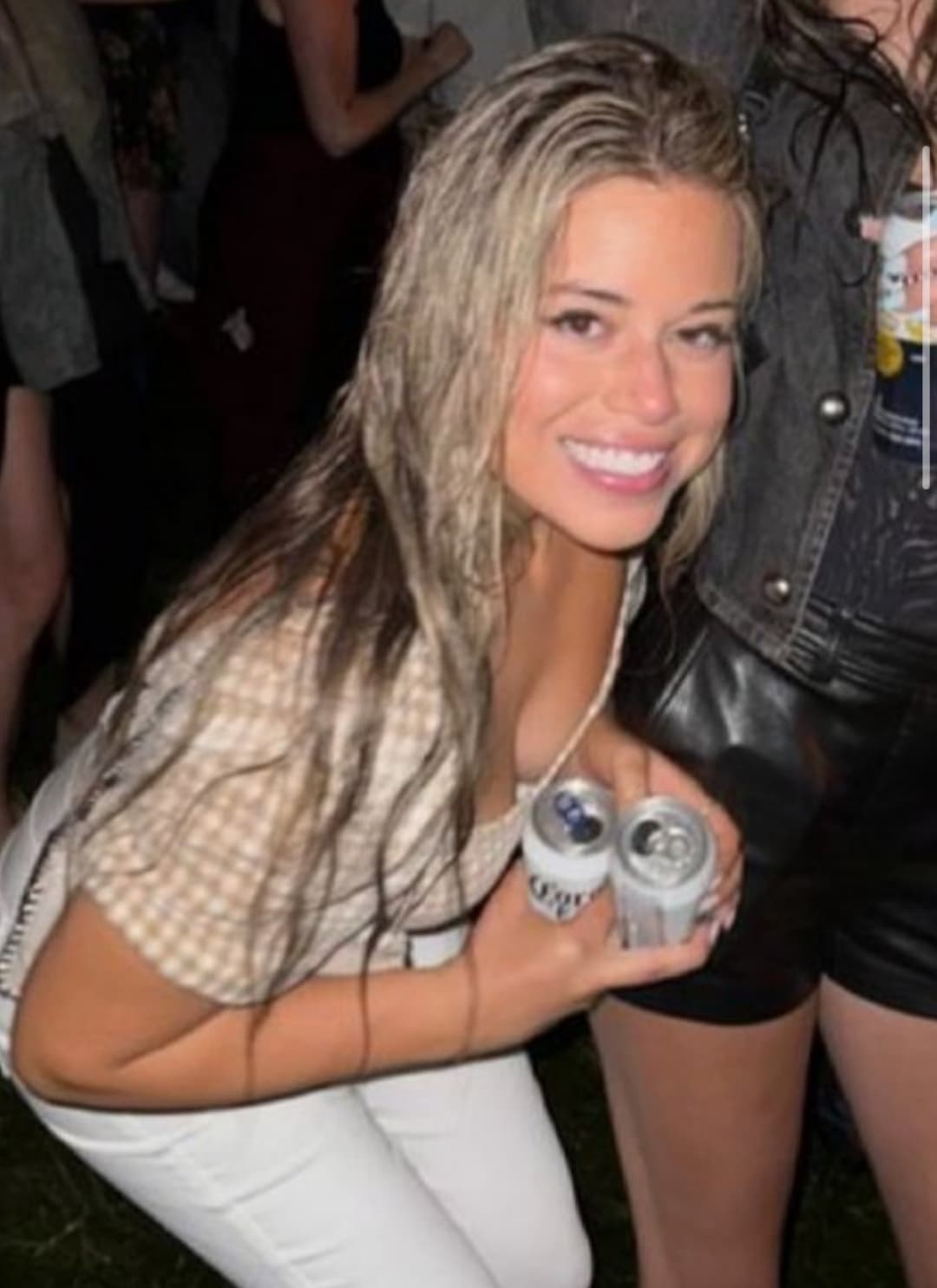 Drunk snowbunny needs a second pearl necklace & a third on her feet