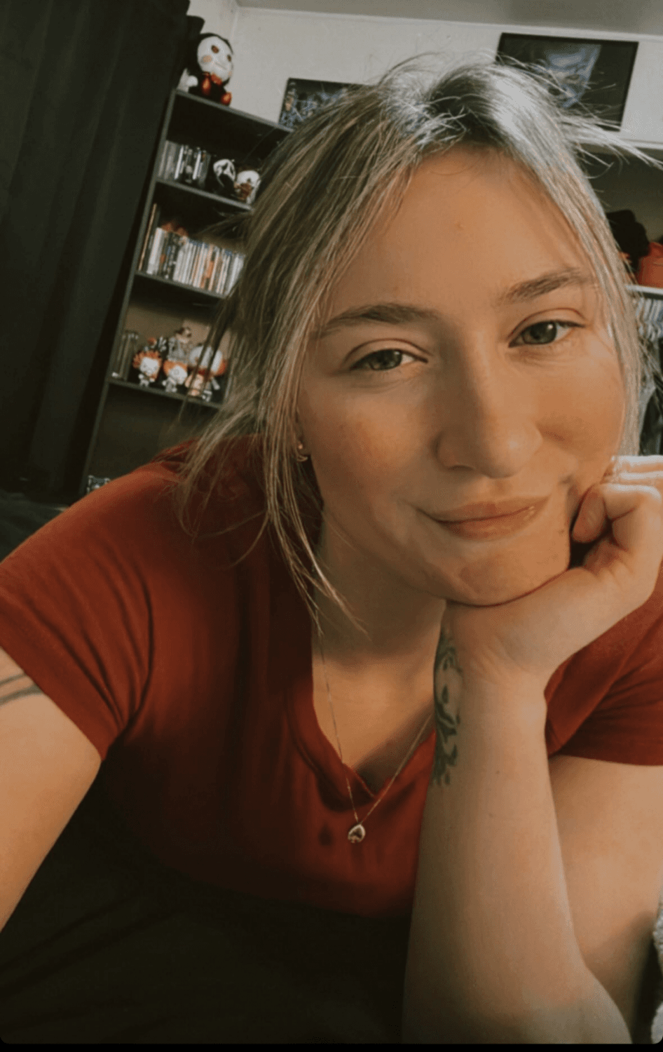 This 34 year old Milf cheated on her hubby for a 17 year old punk ass kid. What a stupid slut.??