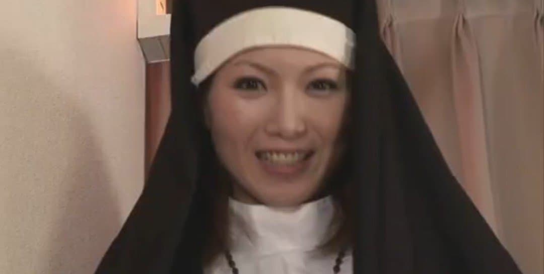 Fucking a Japanese milf nun in her impure ass