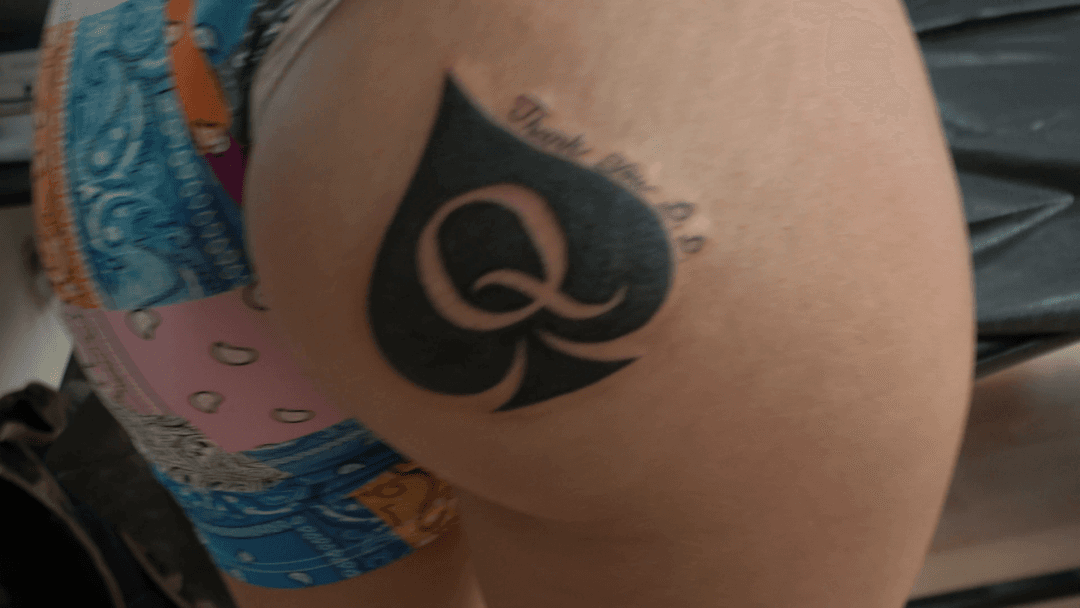 Getting QoS Tattoo- QUEEN OF SPADES TATTOO