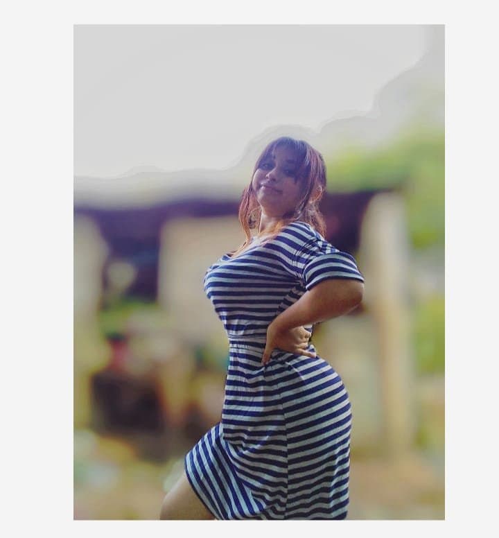 Click to view full size Mexicana mostrando su enorme culo, puta barata mostrándose gratis