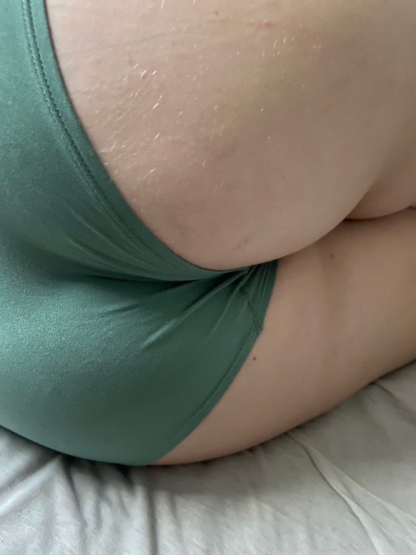 Teen Zoe ass closeup