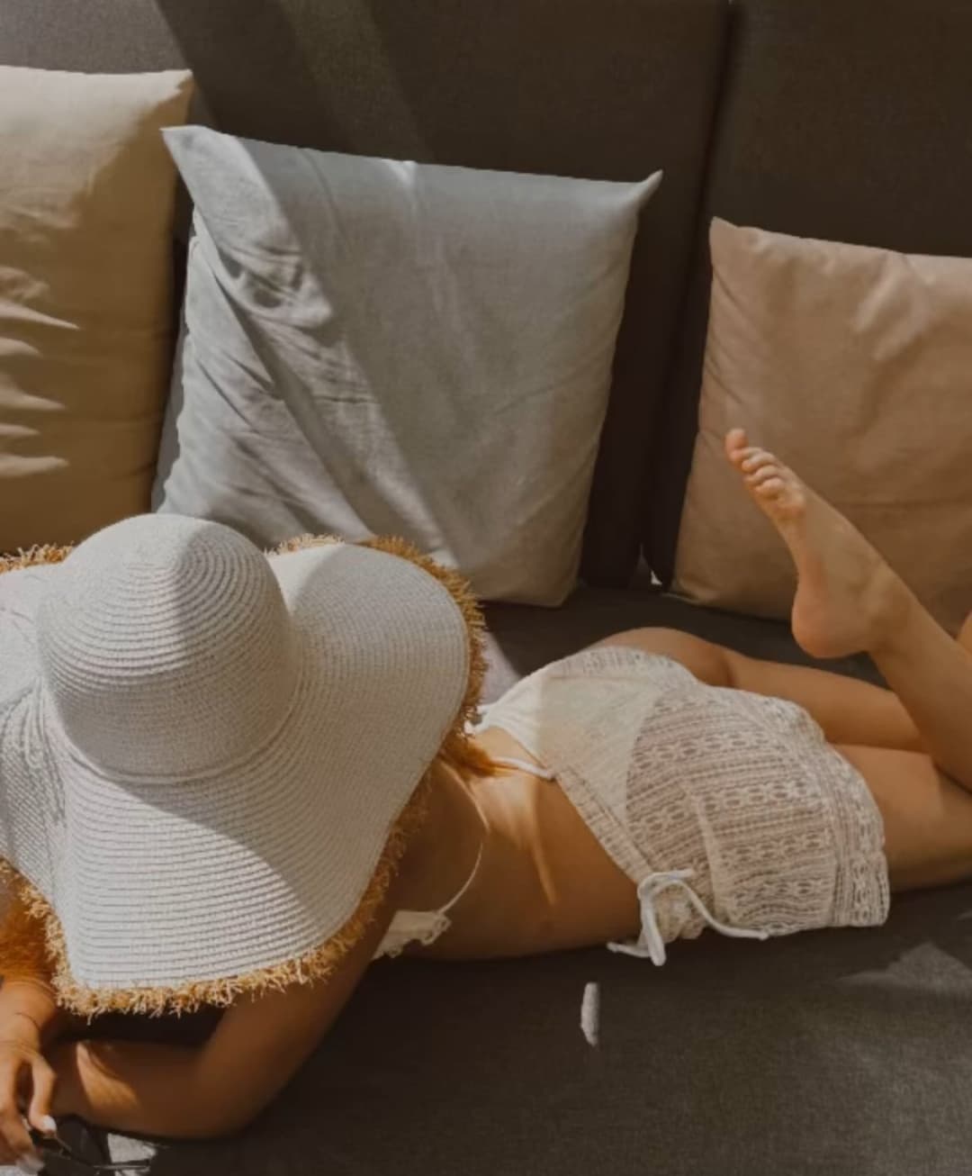 Hit redhead slut feet. High heel body ass foot ff