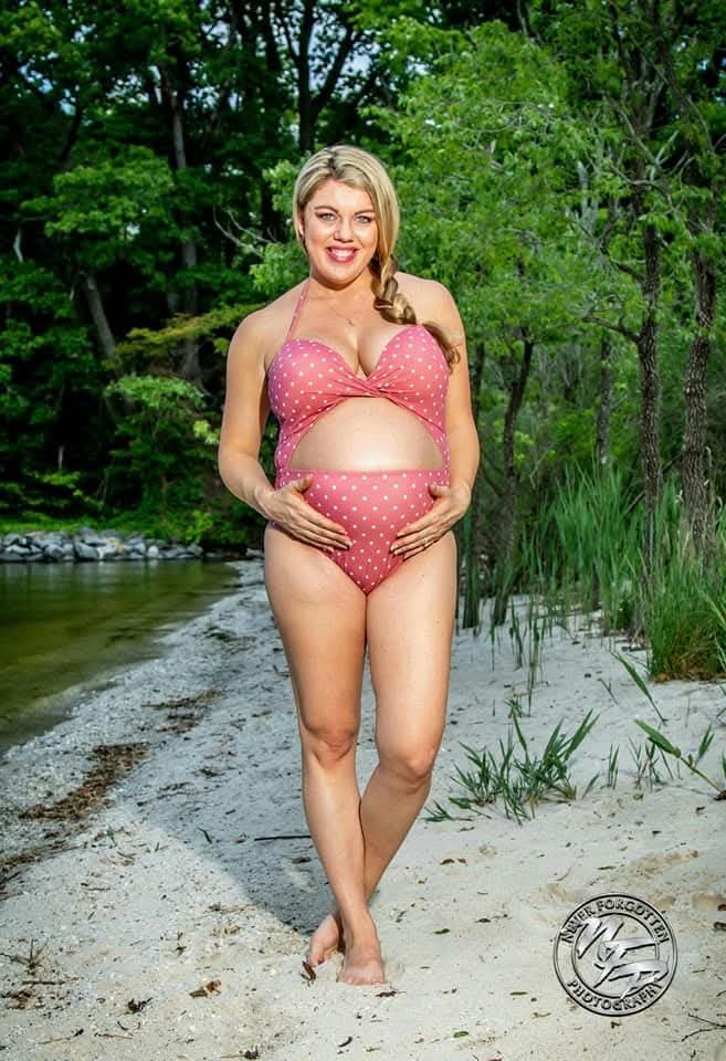 Former model with a Great body and perfect tits