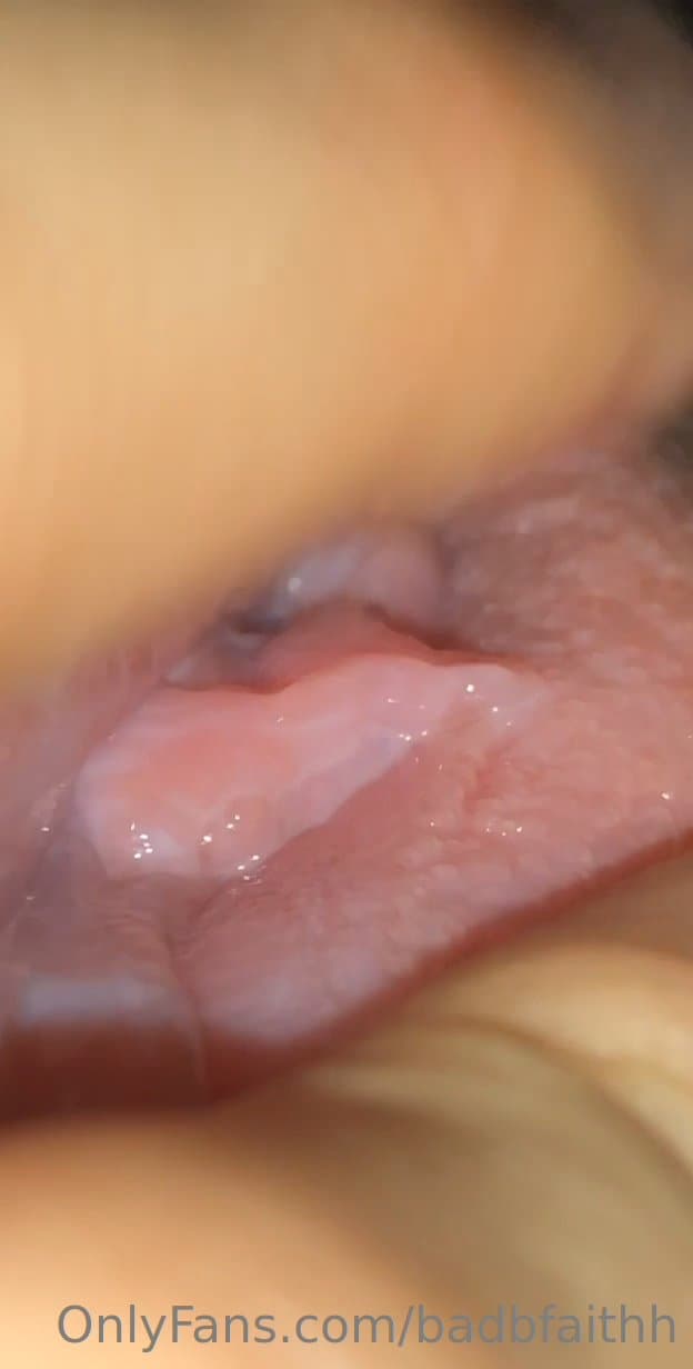 BadBFaithh from Albuquerque, New Mexico creamy pussy extreme close up!!!