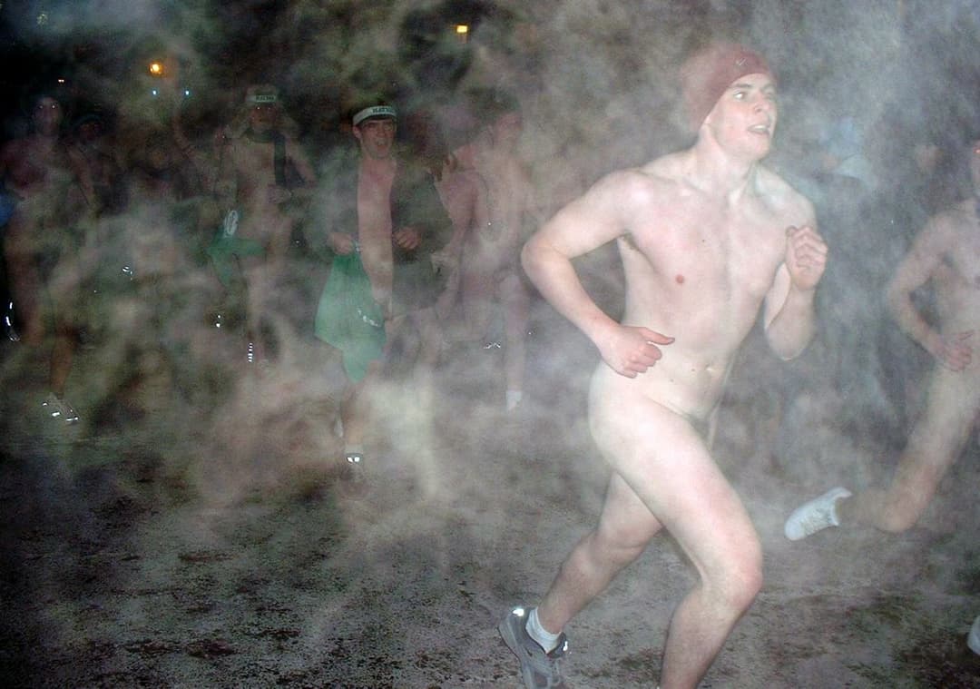 Passeio Mundial de Bicicleta Nua