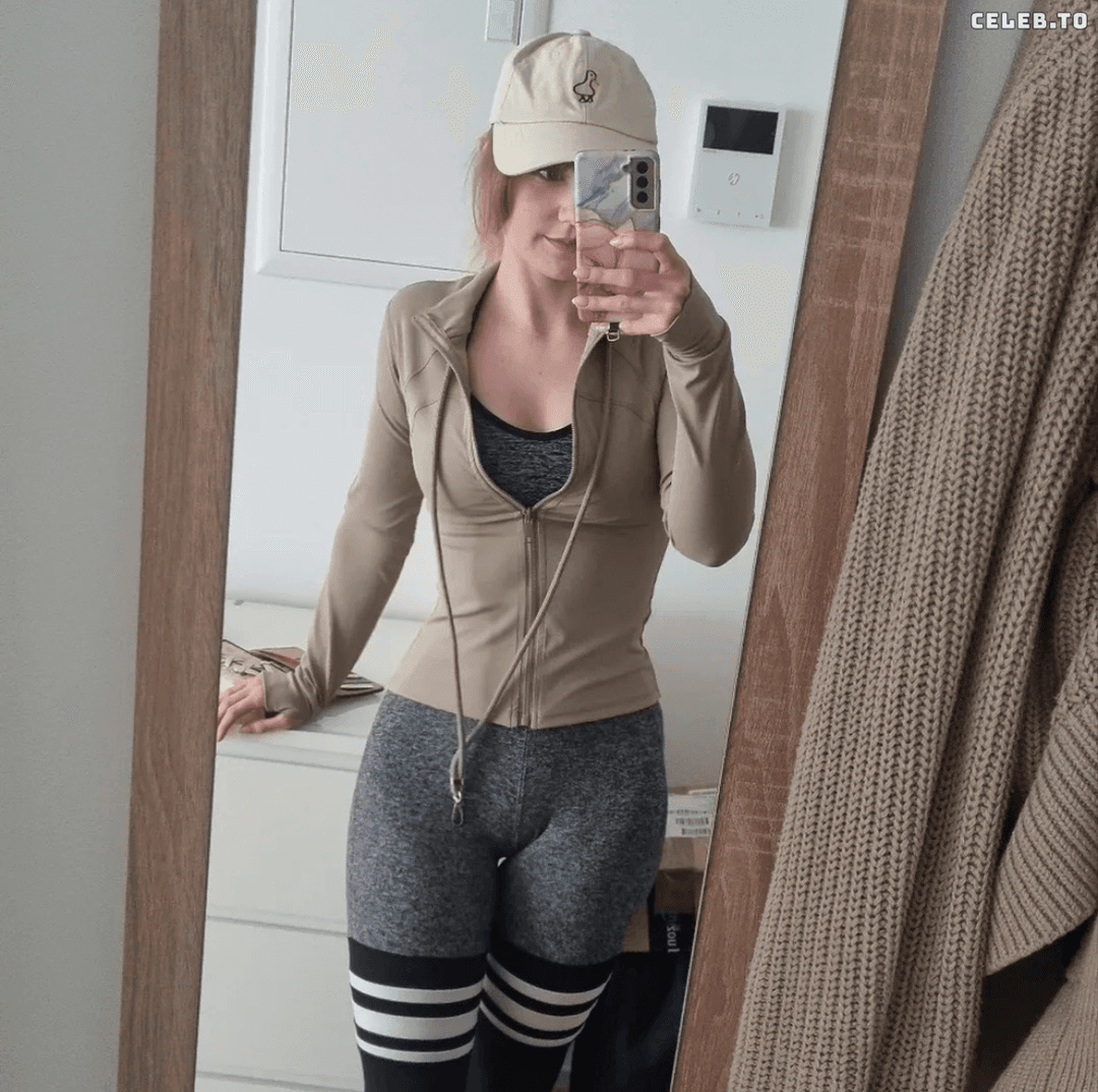 ULTIMATE KADDICOSPLAY POST. Give her more tribs…