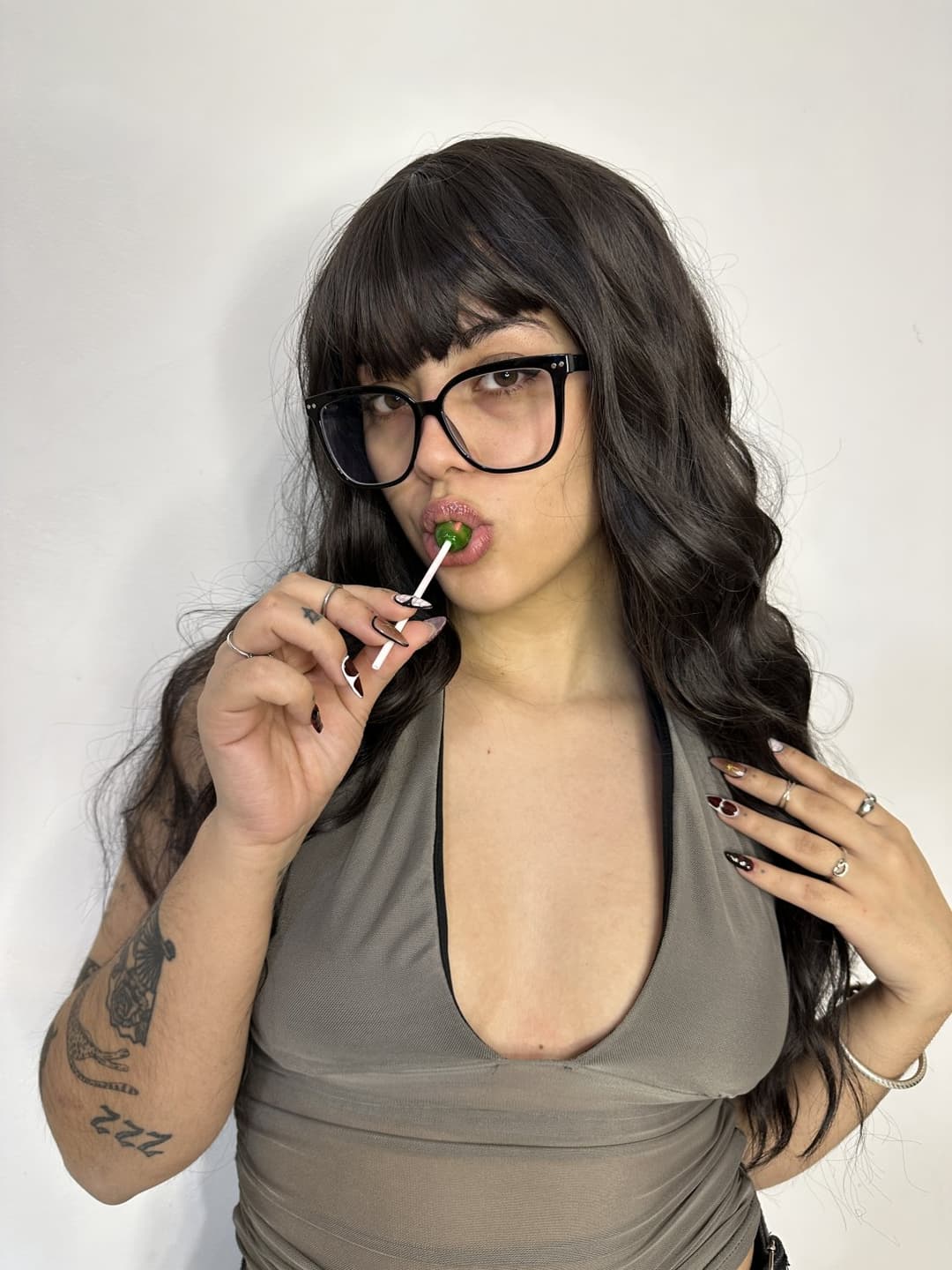 Give me your lollipop to get heavenly pleasure