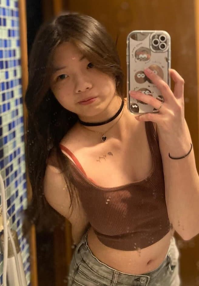 First time meeting my friend’s slutty teen sister and stole her panty, gonna edge and cum in it