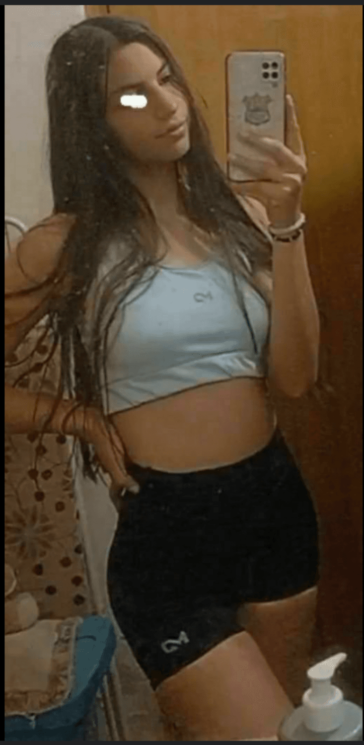 Les gusta priscila? Es bien puta y petera la trolita, me re para la pija y me hace largar la lechita