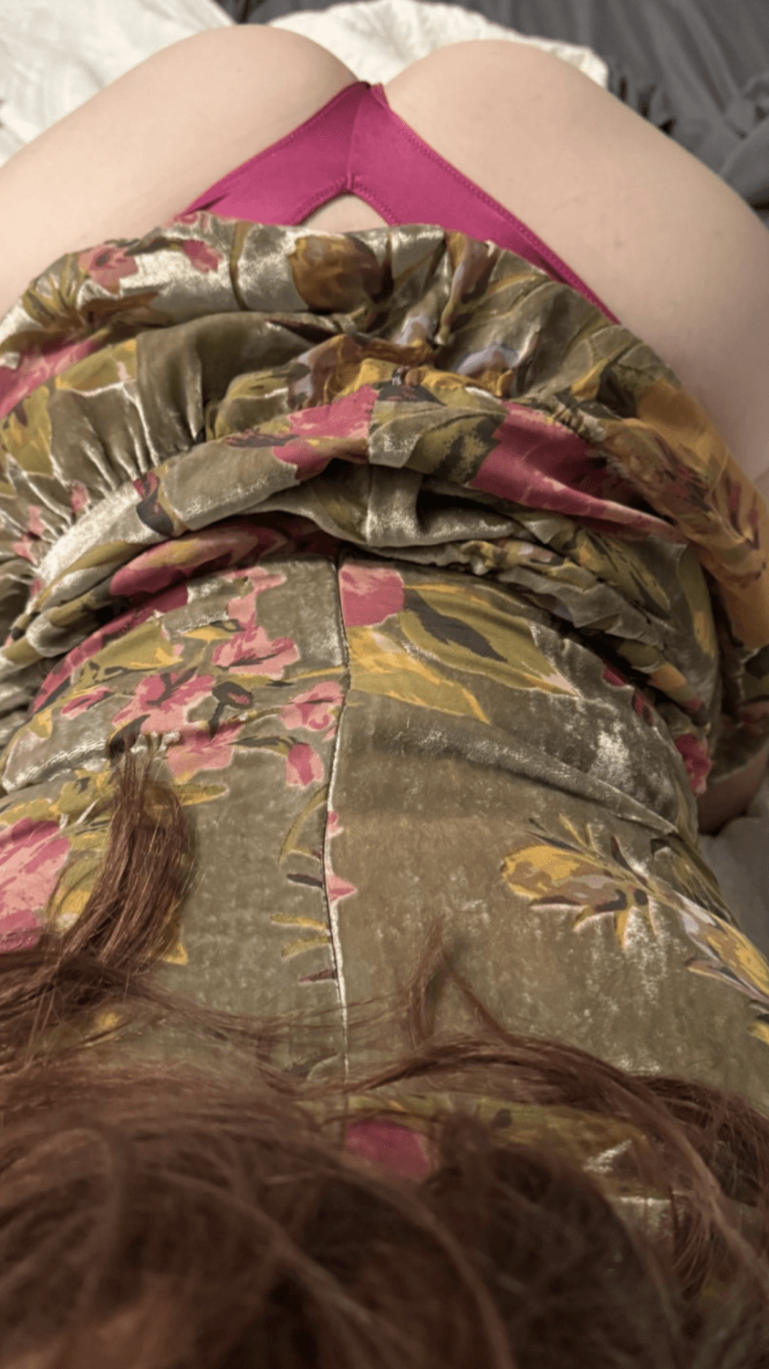 PHAT ass on this ginger MILF whore ?