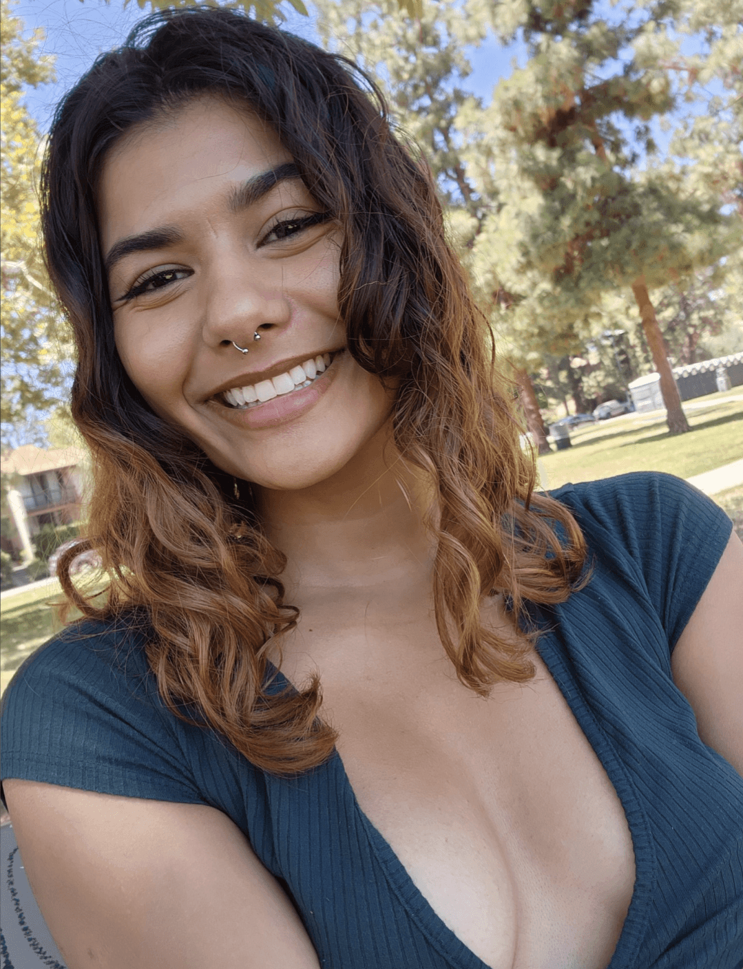 Click to view full size From modeling to camming to amateur porn. From a She to a He to a They. Quite the transition!