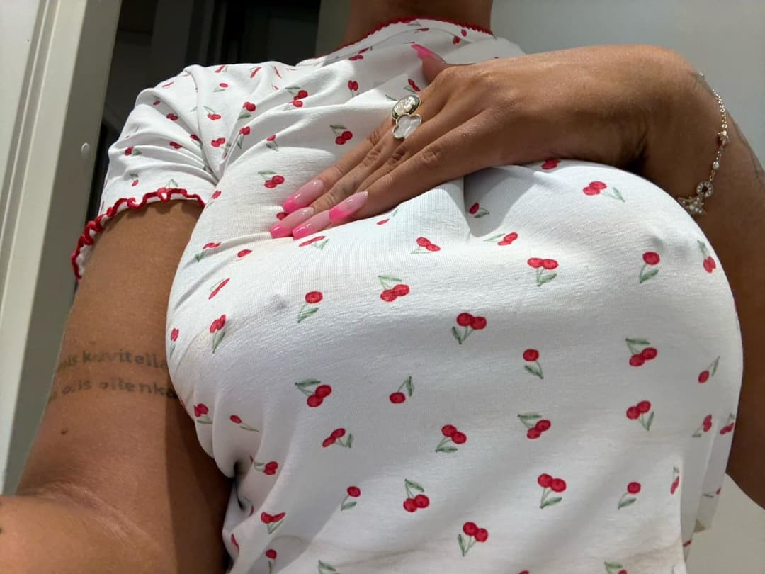 scandinavian brunette teen sneak peaks??