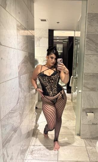 26 year old bust escort Amora that I f yesterday