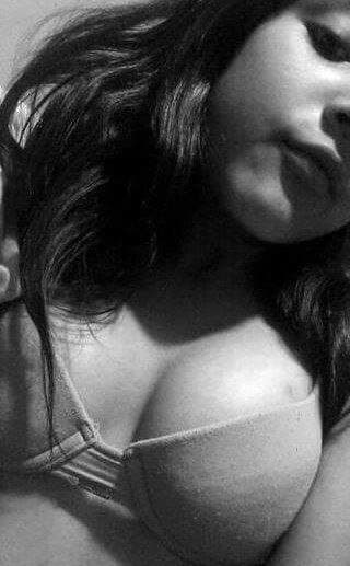 Se llama Fernanda, el novio dice que le gusta mucho el anal y el semen en el culo