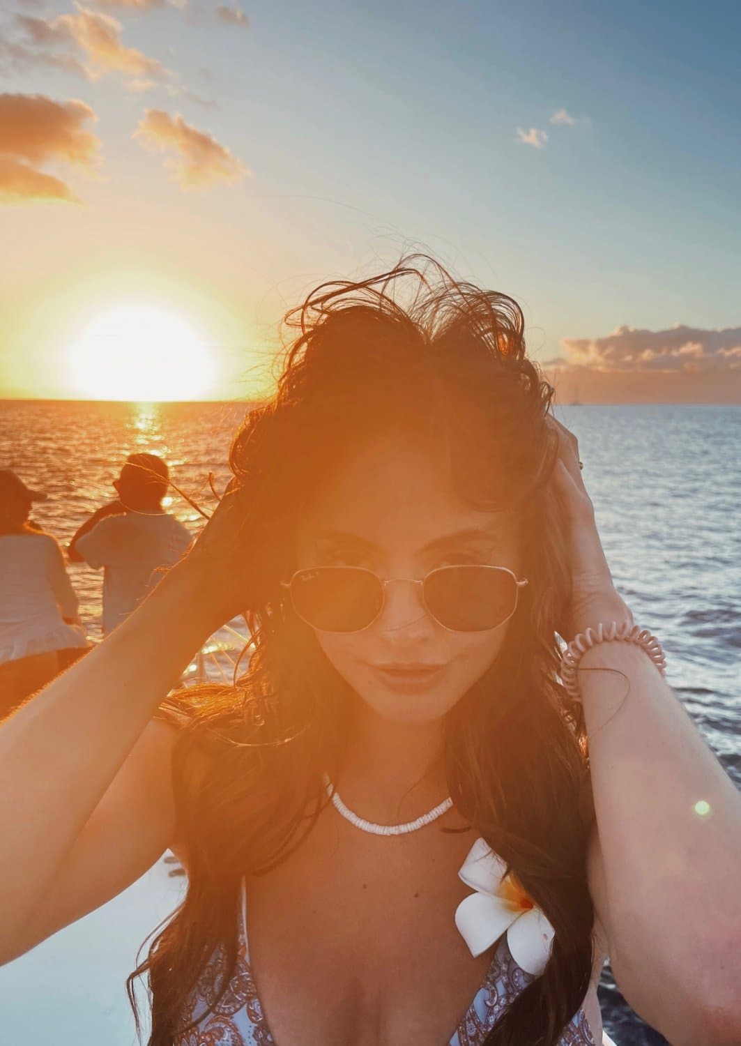 Flower in my hair, sunshine in my eyes