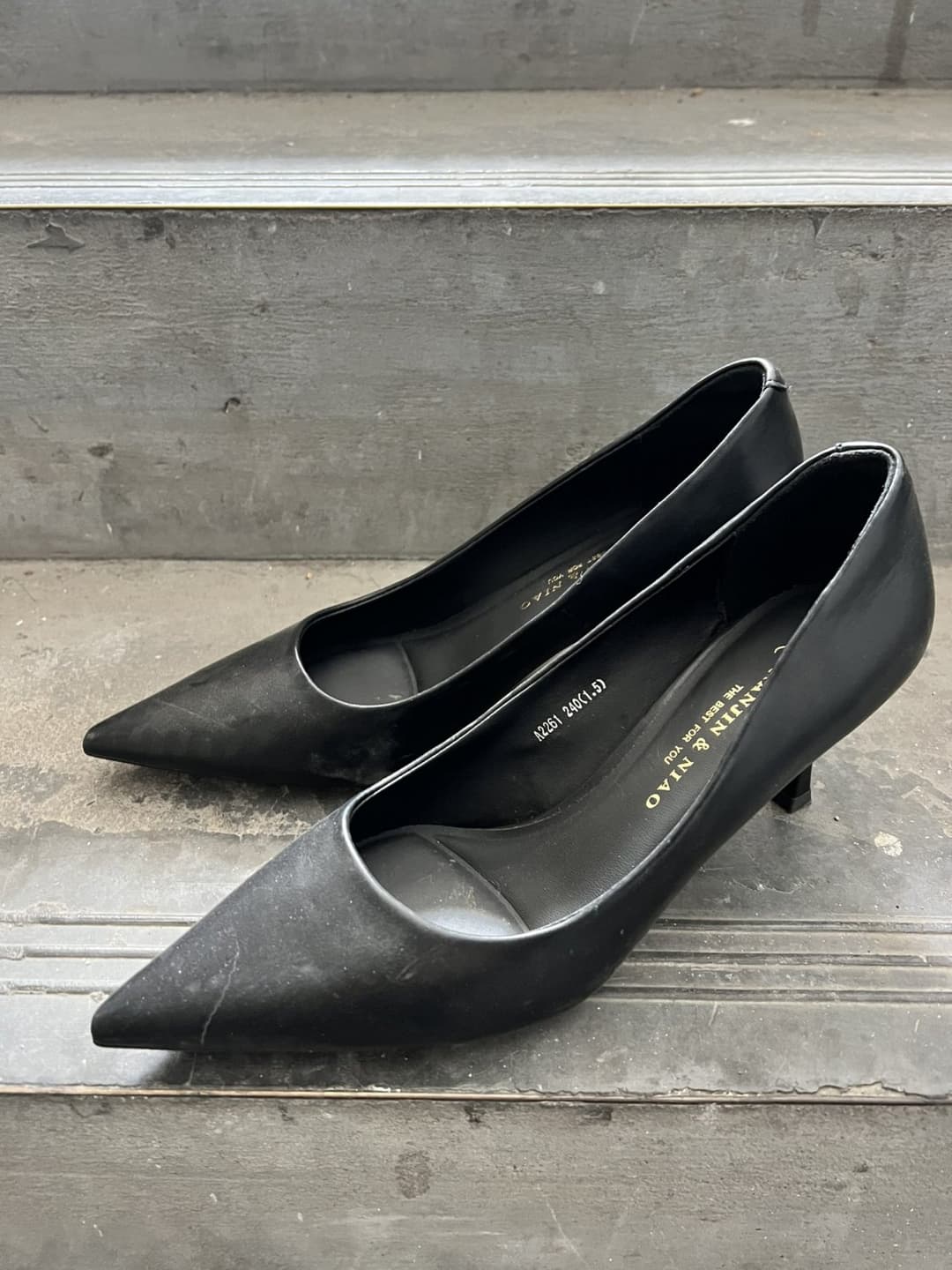 Click to view full size Chinese feet / socks / shoes.