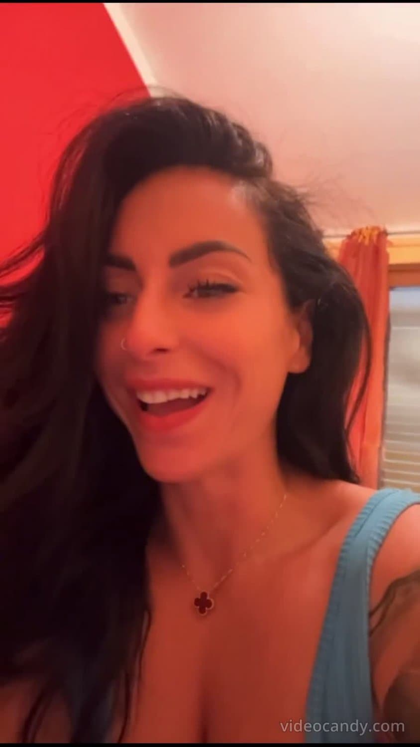 Hot Italian Girl in Shock while rating my huge dick