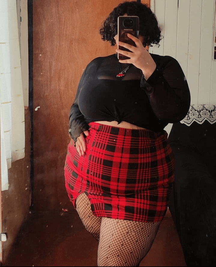 Bitch i wanna fuck, pm if you wanna talk about her