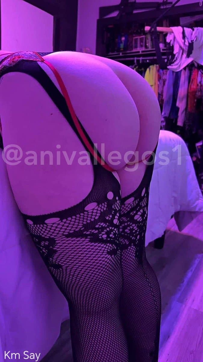 anivallegos1 - esposa culona put4 alquilada x su marido pendj q le gusta ver como se cule4n le gusta