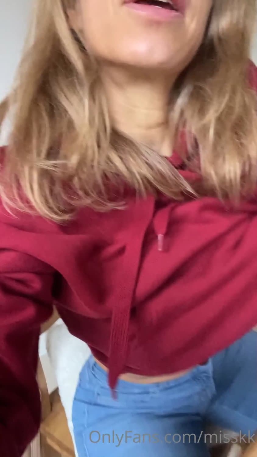 Click to view full size MissKKYour Friends Hot MomKelly Jenson