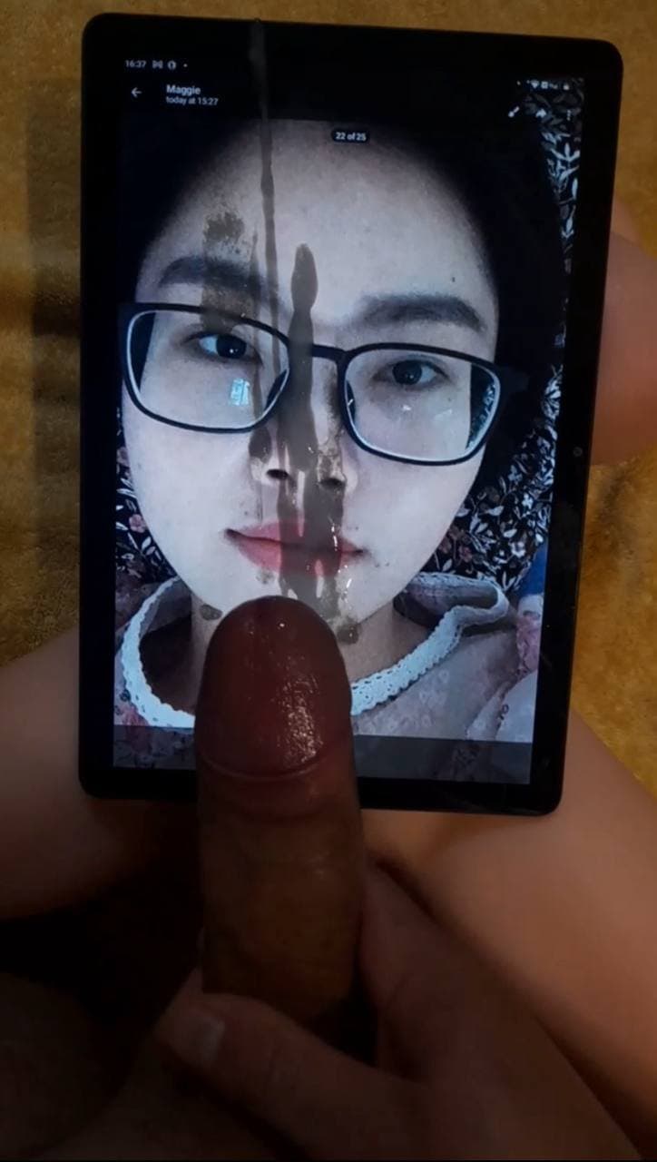 Bắn tinh vào mặt con đĩ Dự sinh năm 2001