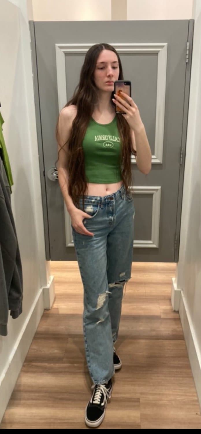 If you are horny and want to jerk to my irls dm me on here kik or tele to jerk