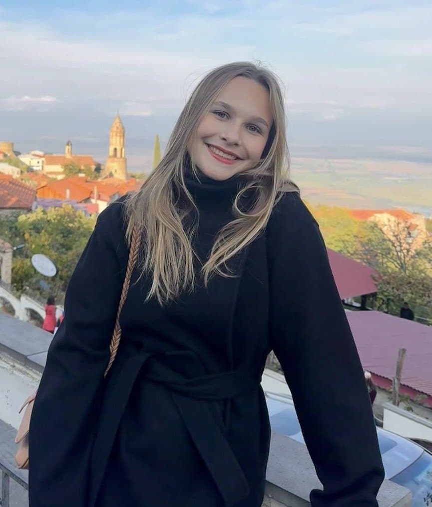 feeding irl sluts and irl captions! i can also make captions for u if u want