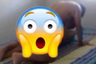 Corno flagra o próprio "amigo" na cama com sua muié