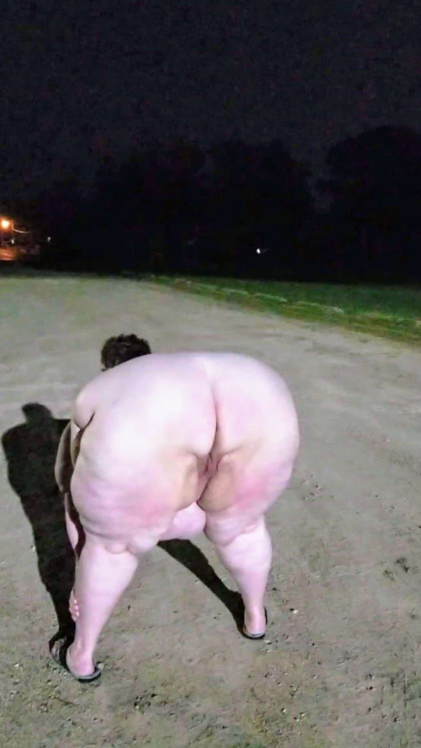 Nasty Public Fat Bitch Aprill Thompson is addicted to BBC