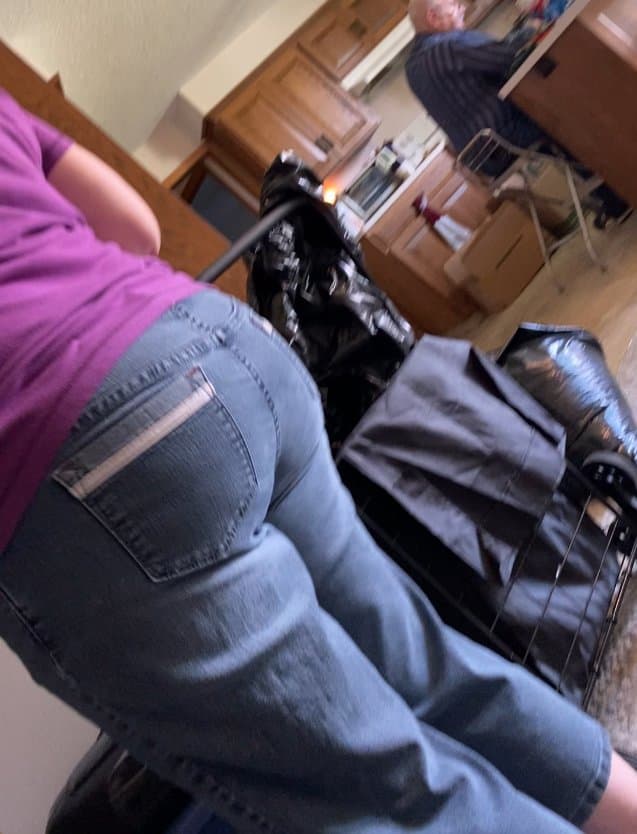 Thick Ass Gilf Helps Her Dad David Move While I Take Creepshots