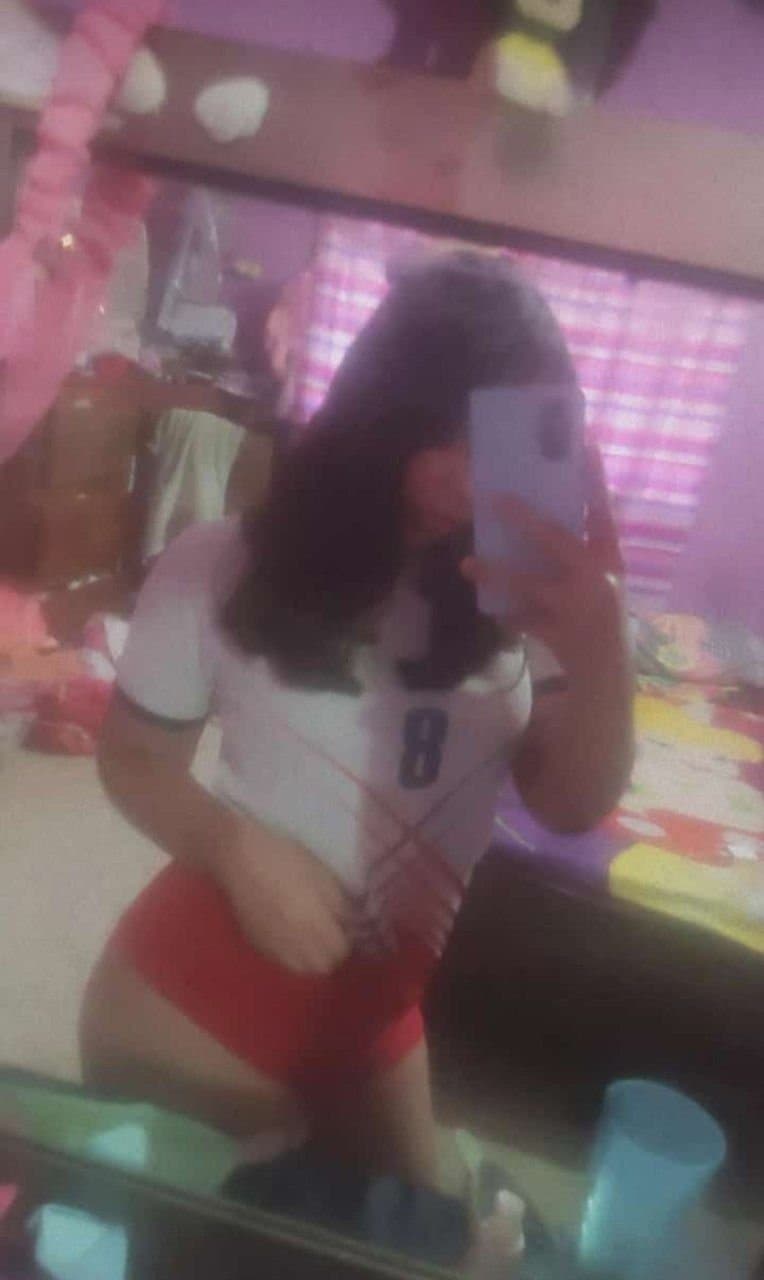 Una santa en la iglesia y una puta en privado ?