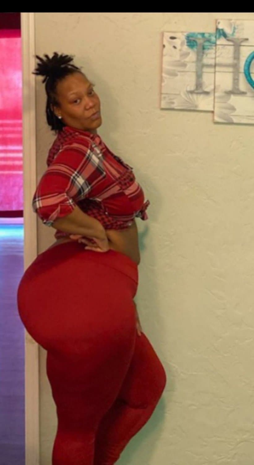 CURVY THICK EBONY MATURE