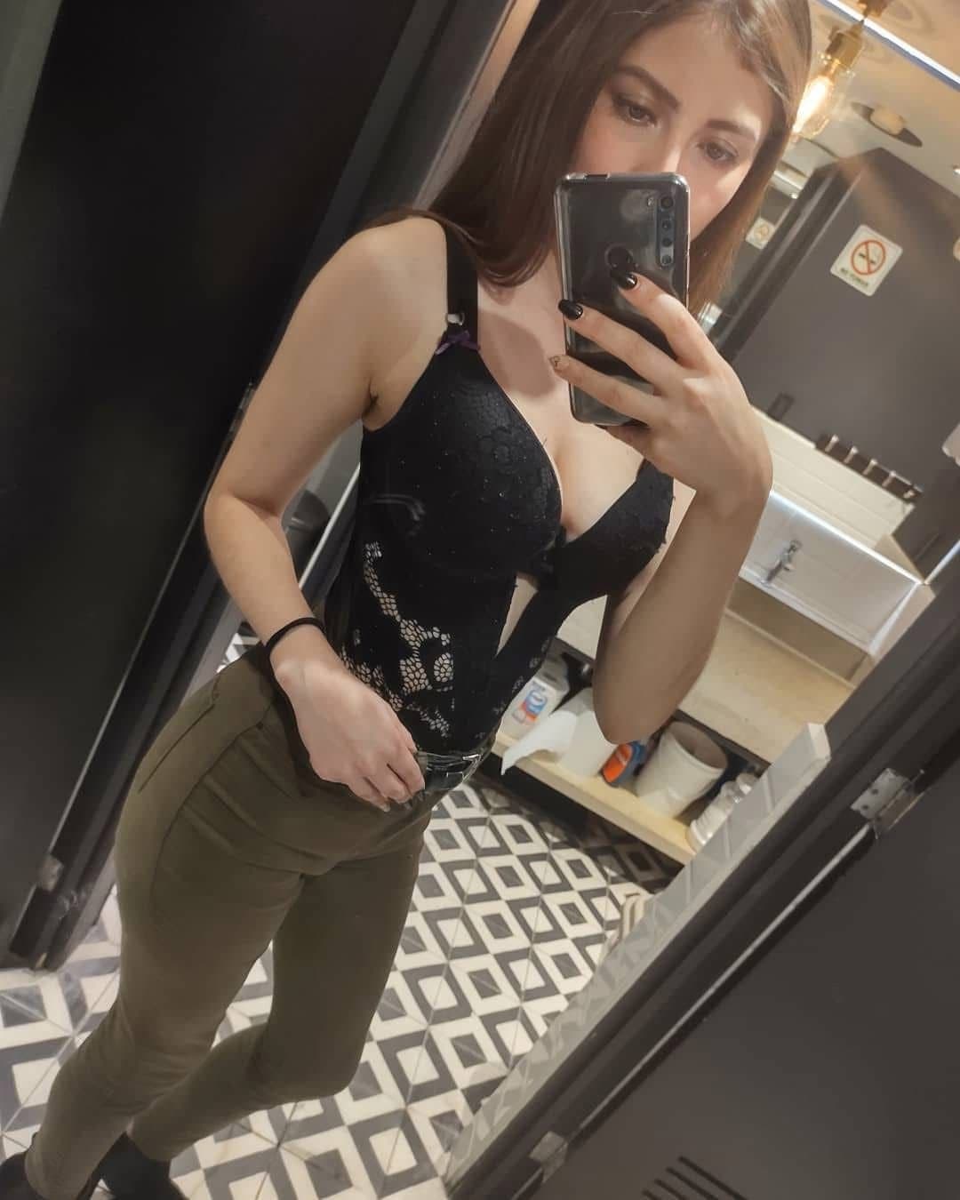 Hermosa esposa caliente teniendo sexo?