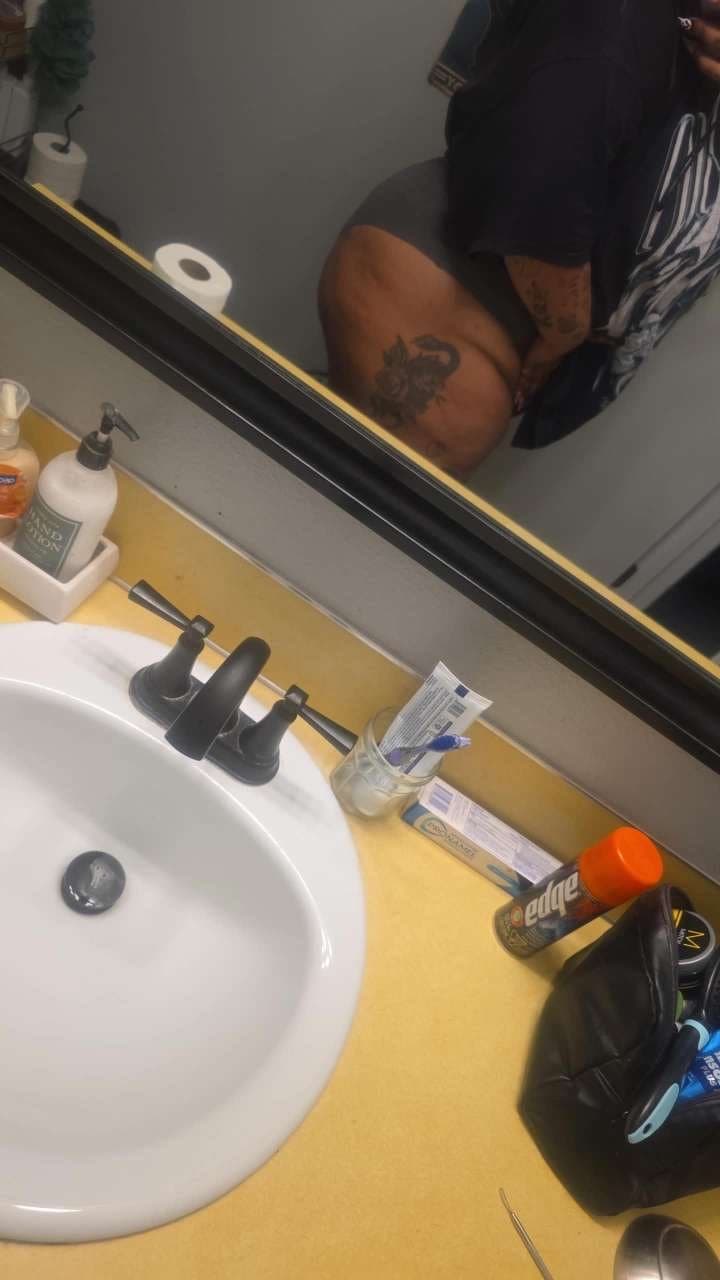 Sexy Bbw Latina step sister accidentally sends me nudes